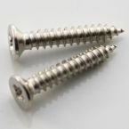 Śrubki do gniazd i maskownic